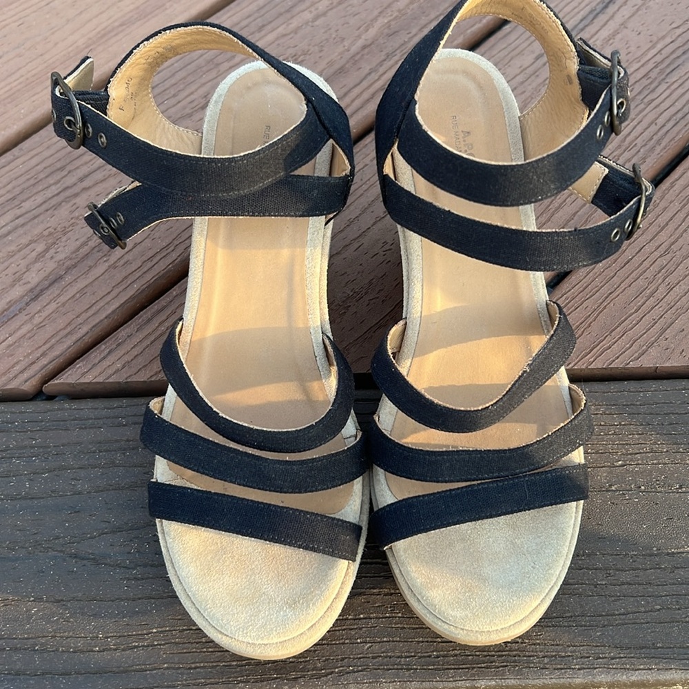 APC Amelia black sandals